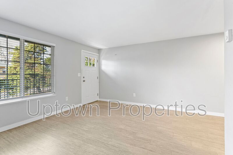 Charming 1-Bedroom Apartment in North St. Johns! property image
