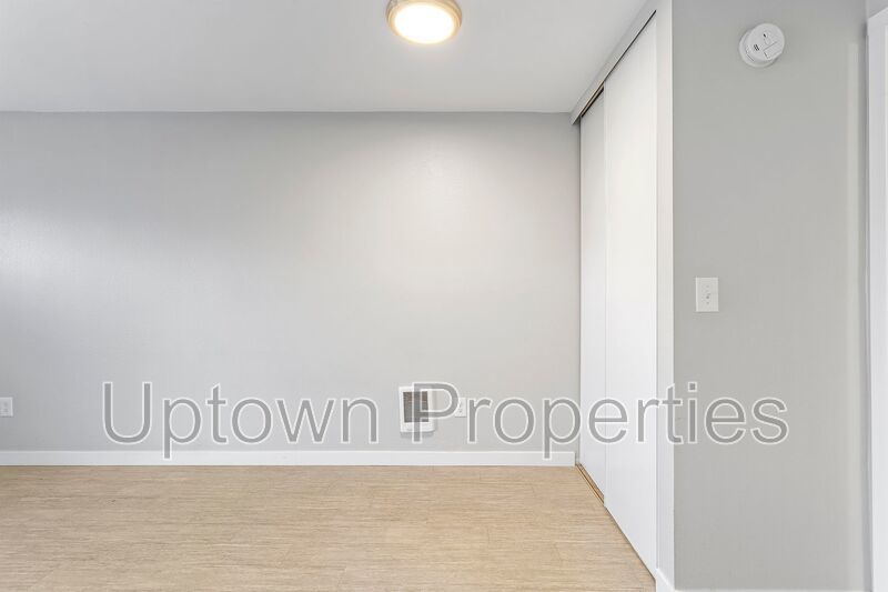 Charming 1-Bedroom Apartment in North St. Johns! property image