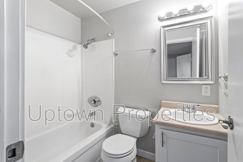 Charming 1-Bedroom Apartment in North St. Johns! property image