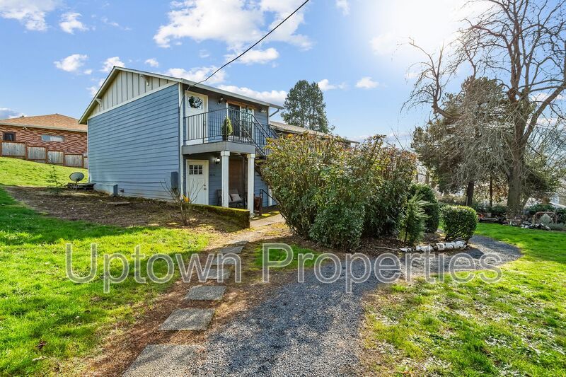 Charming 1-Bedroom Apartment in North St. Johns! property image