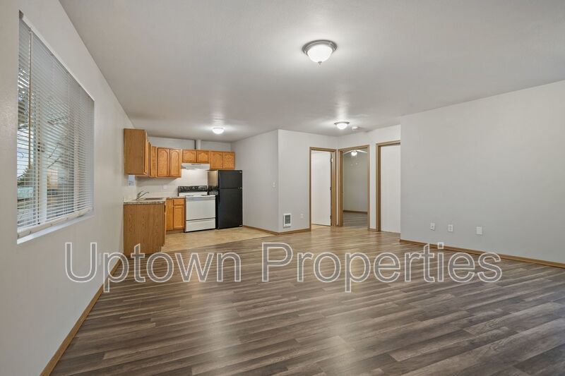 Charming 2BD/1BTH Apartment in Prime NE Portland Location property image