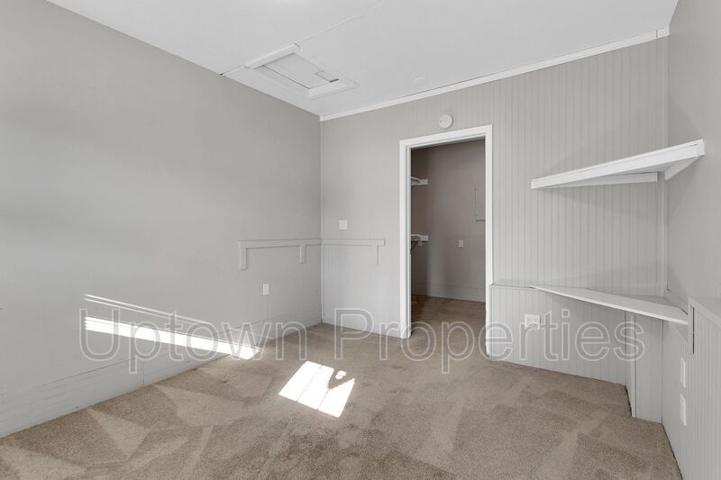 2BD/1BTH in Central Hillsboro + 1-Car Garage property image