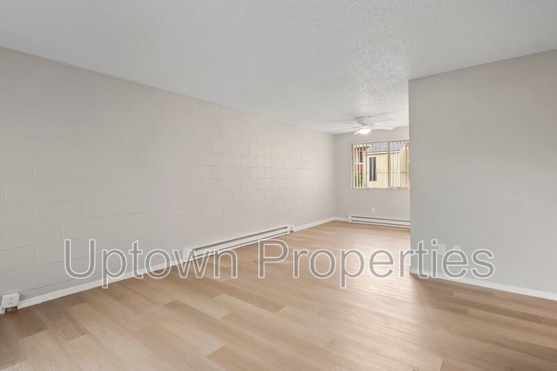 Ground Floor 3 bed - $100 Total Move In! Laundry Onsite - Walk to public transit!! property image