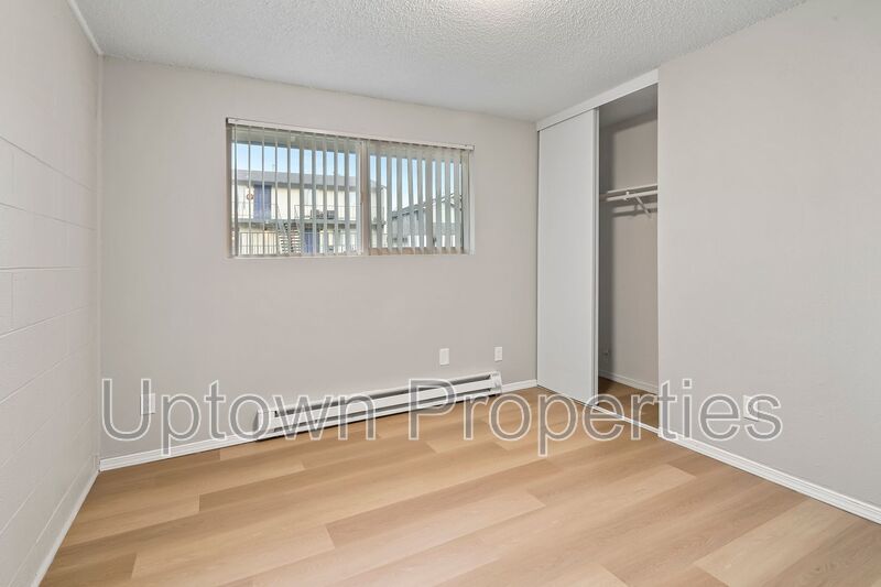 Ground Floor 3 bed - $100 Total Move In! Laundry Onsite - Walk to public transit!! property image