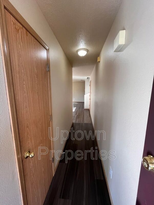 Spacious 3BD/2.5BTH Duplex in Happy Valley property image