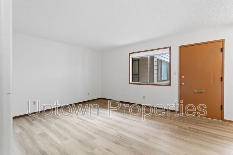 $550 OFF First Month's Rent: 2BD/1BTH Ground-level Apartment in NE Portland property image