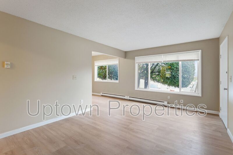 FREE First Month's Rent: 2BD/1BTH Ground-level Apartment in SW Portland property image