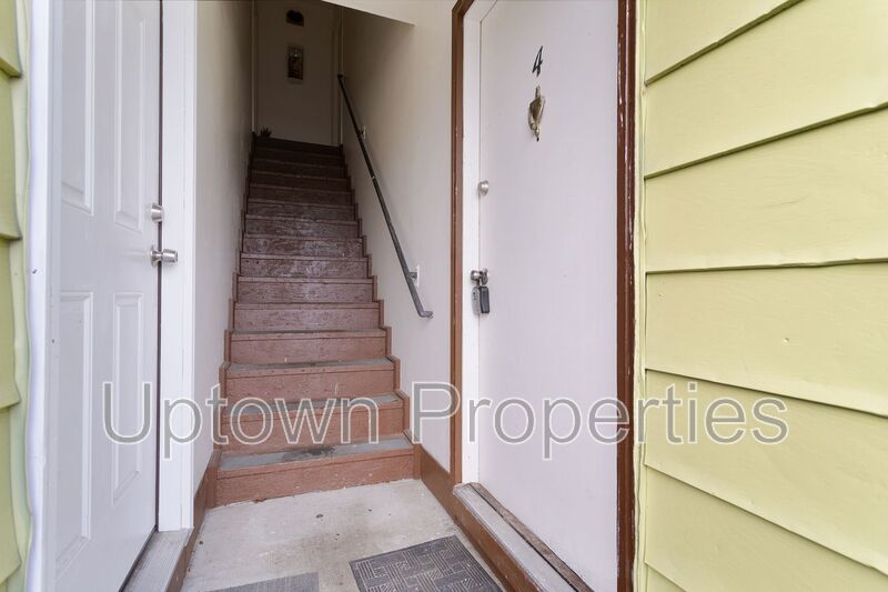 FREE First Month's Rent: 2BD/1BTH Ground-level Apartment in SW Portland property image