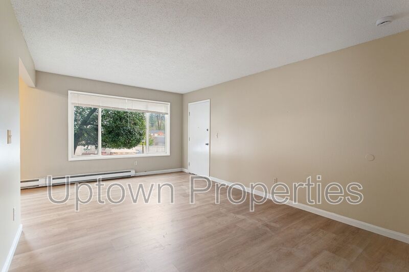 FREE First Month's Rent: 2BD/1BTH Ground-level Apartment in SW Portland property image