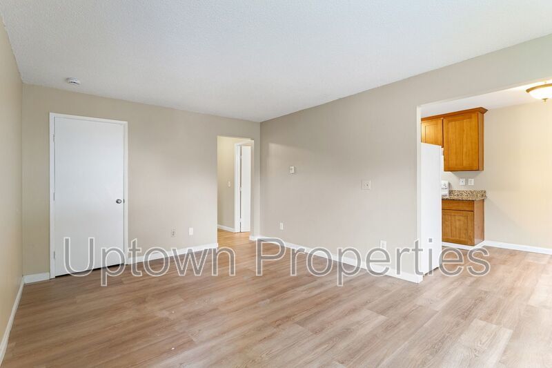 FREE First Month's Rent: 2BD/1BTH Ground-level Apartment in SW Portland property image