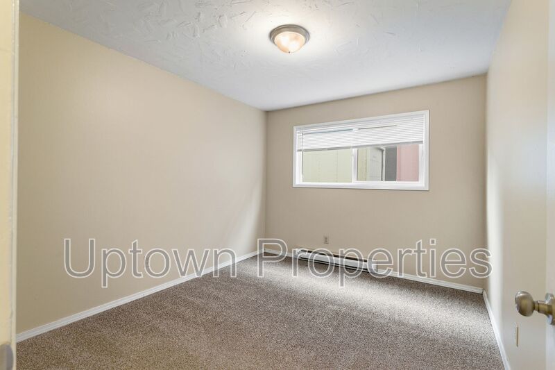 FREE First Month's Rent: 2BD/1BTH Ground-level Apartment in SW Portland property image