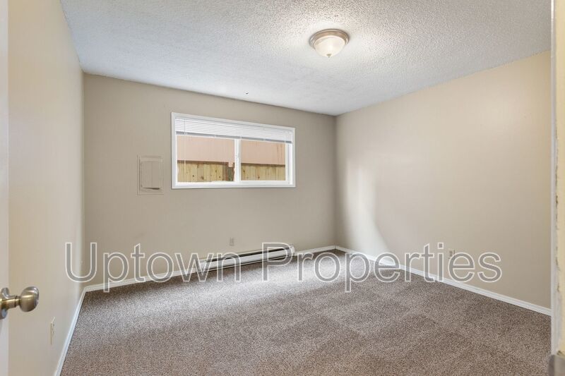 FREE First Month's Rent: 2BD/1BTH Ground-level Apartment in SW Portland property image