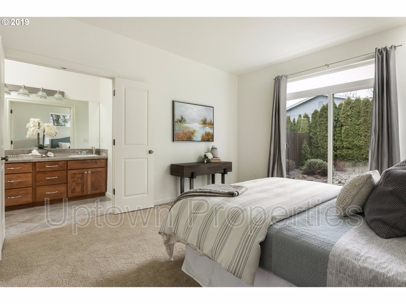 Amazing 3 bed / 2.5 bath Duplex with Bonus Room! property image