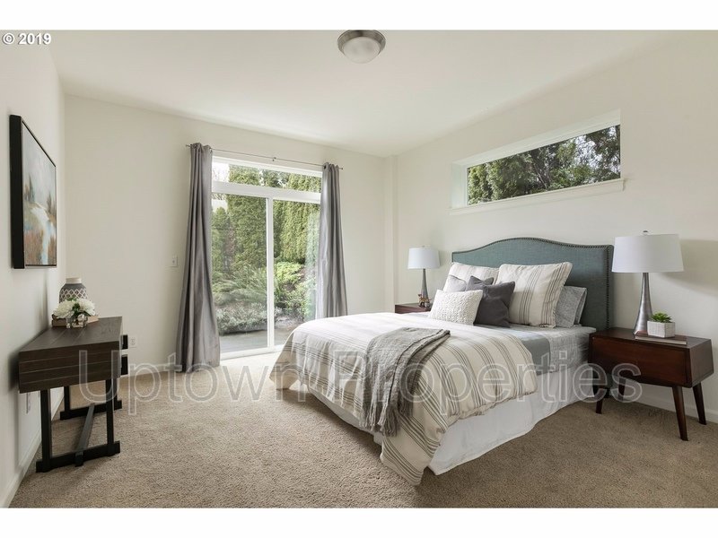 Amazing 3 bed / 2.5 bath Duplex with Bonus Room! property image