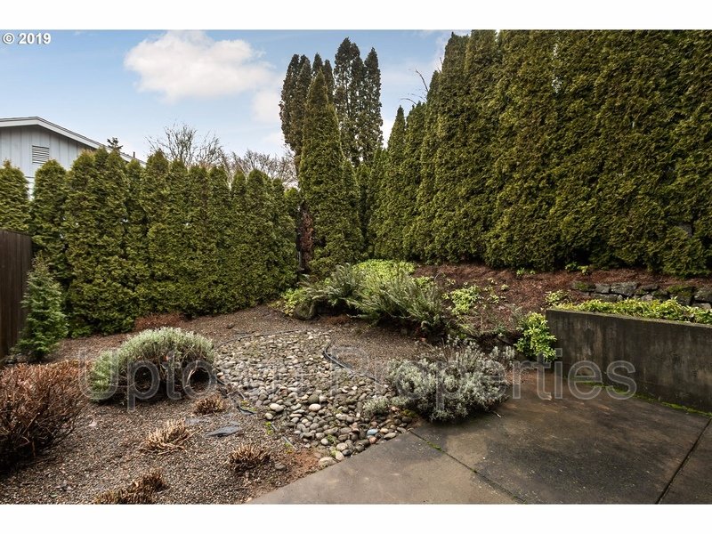 Amazing 3 bed / 2.5 bath Duplex with Bonus Room! property image