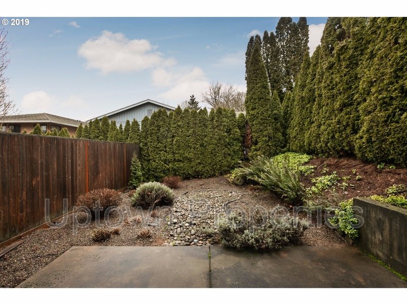 Amazing 3 bed / 2.5 bath Duplex with Bonus Room! property image