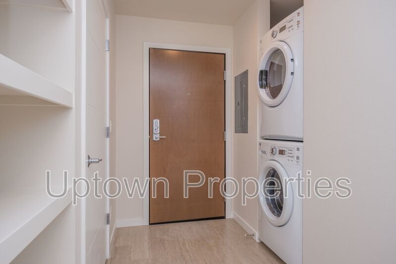 Modern Studio + A/C + W/D + Wood Floors + Walk to Willamette River! property image