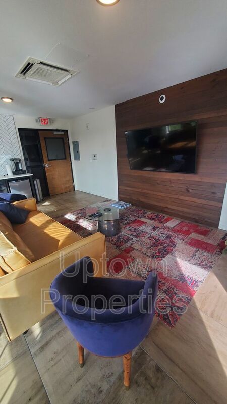Modern Studio + A/C + W/D + Wood Floors + Walk to Willamette River! property image