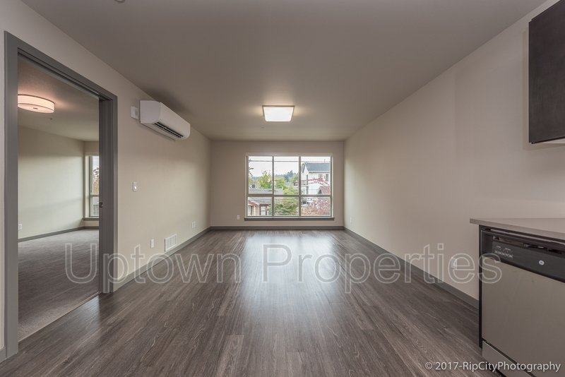 Ground Floor 1 bed + Private Patio + Wood Floors + W/D + A/C property image