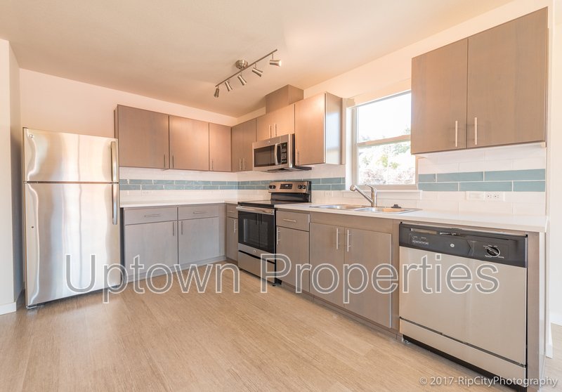 Ground Floor 1 bed + Private Patio + Wood Floors + W/D + A/C property image