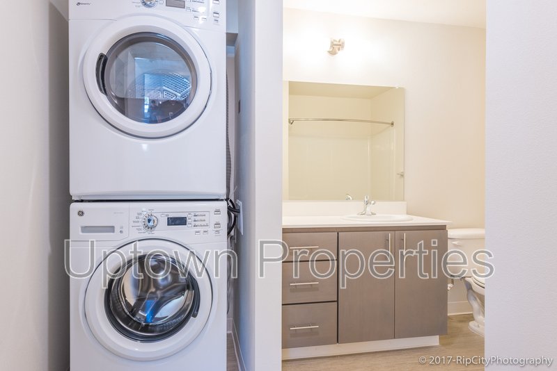 Ground Floor 1 bed + Private Patio + Wood Floors + W/D + A/C property image