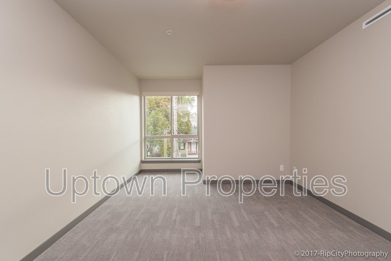Ground Floor 1 bed + Private Patio + Wood Floors + W/D + A/C property image
