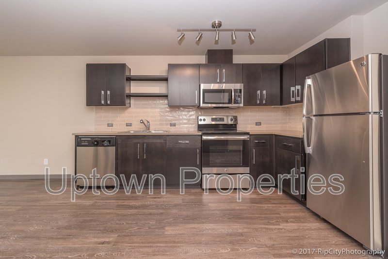 Ground Floor 1 bed + Private Patio + Wood Floors + W/D + A/C property image