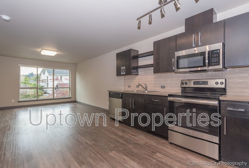 Ground Floor 1 bed + Private Patio + Wood Floors + W/D + A/C property image