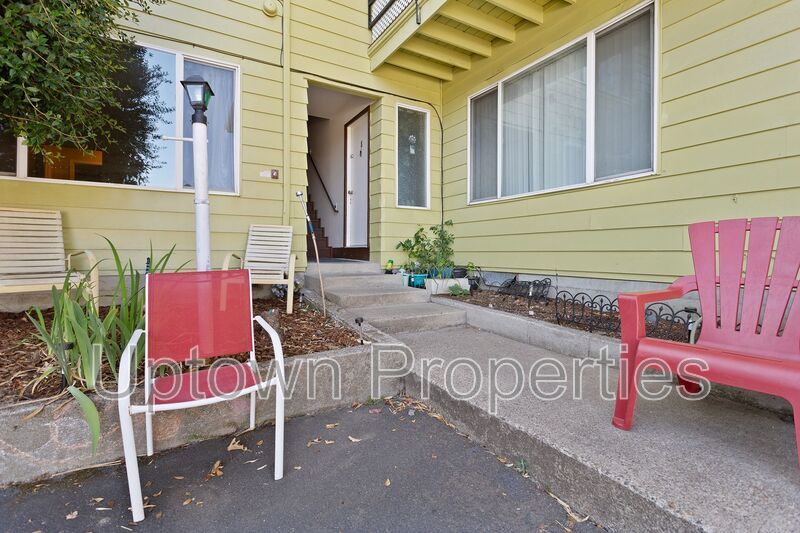 2BD/1BTH Ground Floor + Off Street Parking Included near PCC! **FREE First Month's Rent** property image