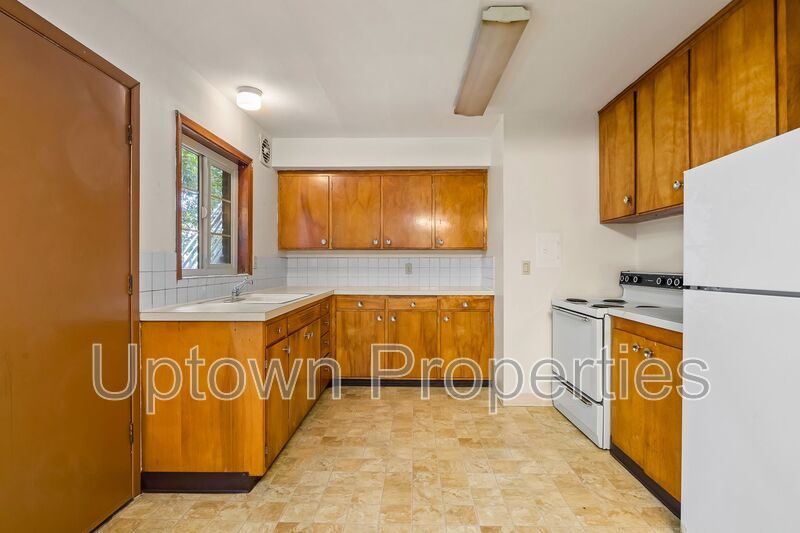 Cozy 1BD/1BTH Vintage Montavilla Charmer! property image