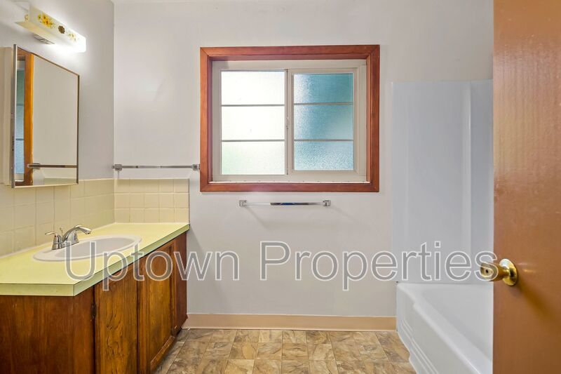 Cozy 1BD/1BTH Vintage Montavilla Charmer! property image