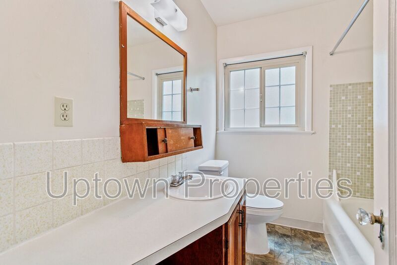 Cozy 1BD/1BTH Vintage Montavilla Charmer! property image