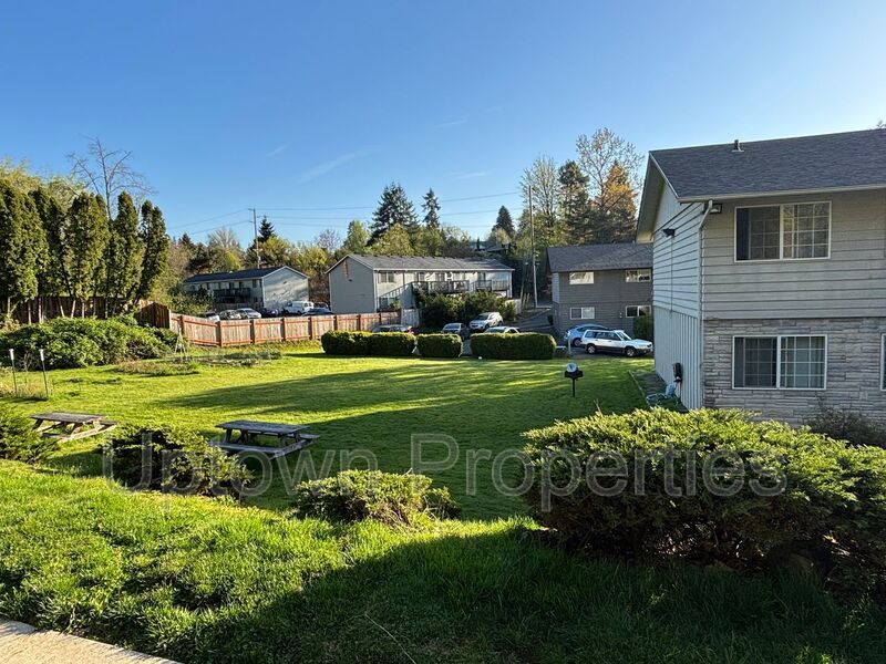 Renovated! Ground floor 2 bed/1 bath New floors, Cabinets, Quartz counters in the heart of Hillsdale! property image