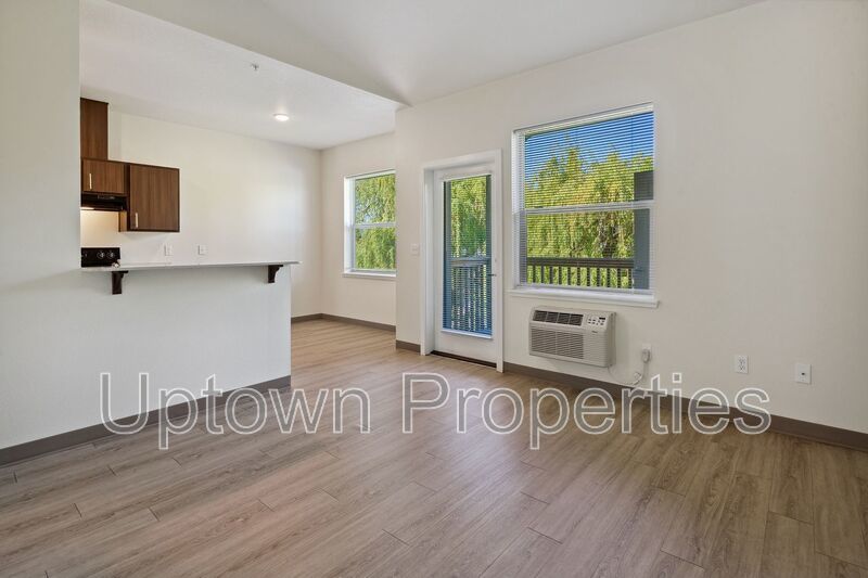 3rd floor corner unit 1BD/1BTH available soon! property image