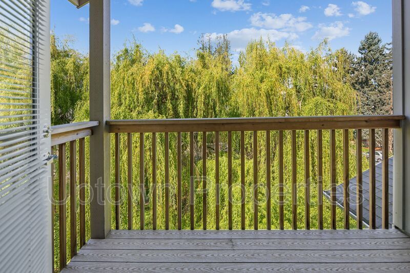 3rd floor corner unit 1BD/1BTH available soon! property image