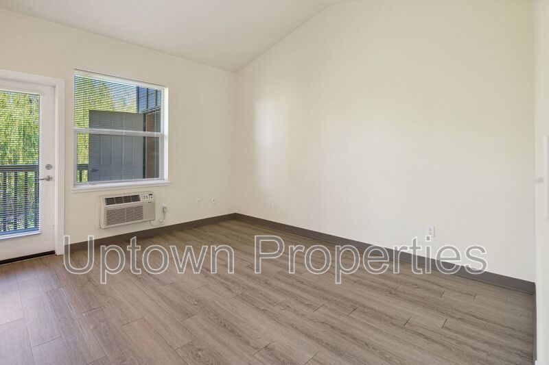 3rd floor corner unit 1BD/1BTH available soon! property image