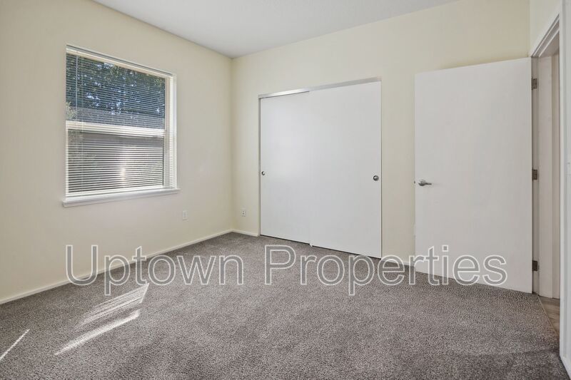 3rd floor corner unit 1BD/1BTH available soon! property image