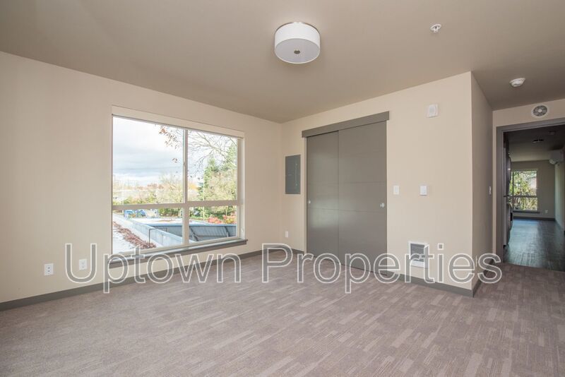 HUGE Ground Floor 1 bed + Corner Unit + A/C + W/D + Off Street Parking near OHSU! property image