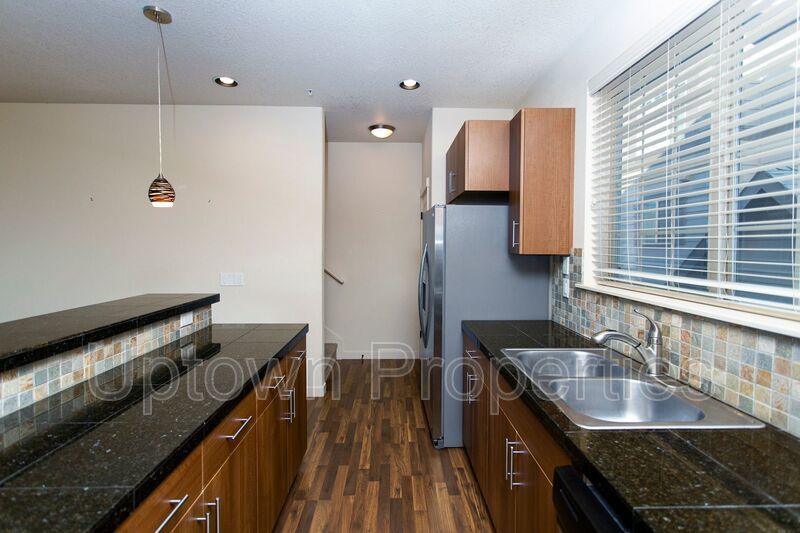 2BD 2.5BA + Bonus Room Townhouse w/Garage + AC + Washer/Dryer Included property image