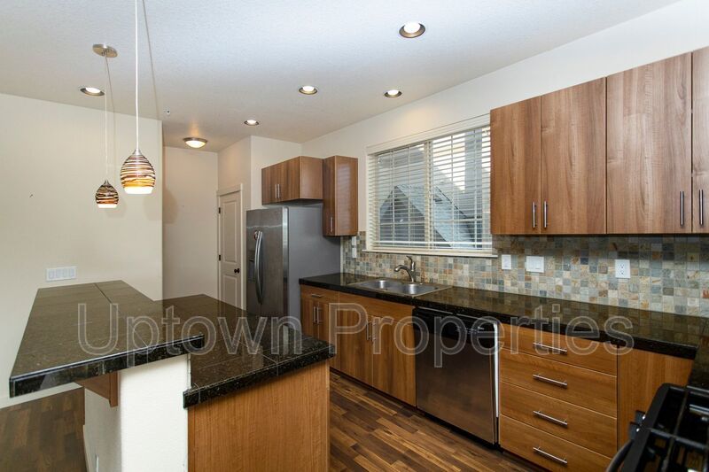 2BD 2.5BA + Bonus Room Townhouse w/Garage + AC + Washer/Dryer Included property image