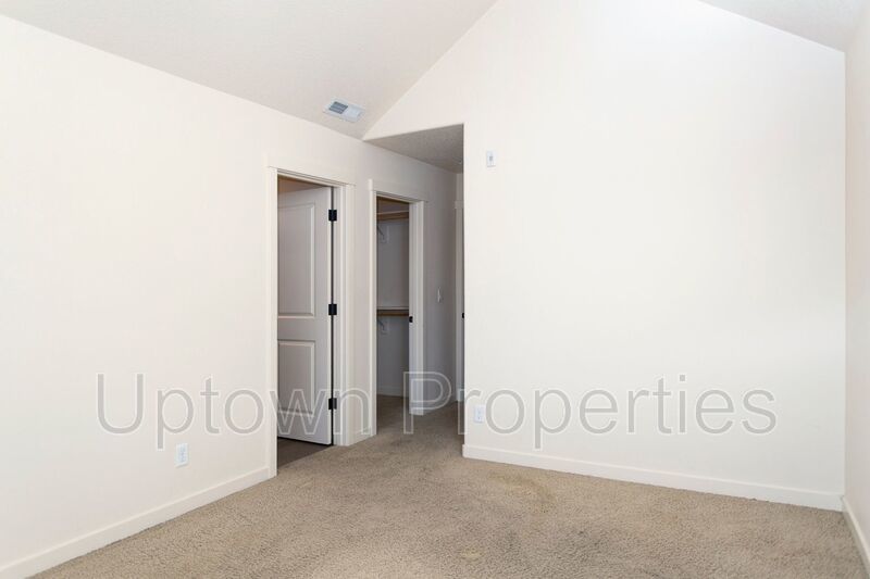 2BD 2.5BA + Bonus Room Townhouse w/Garage + AC + Washer/Dryer Included property image