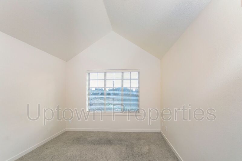 2BD 2.5BA + Bonus Room Townhouse w/Garage + AC + Washer/Dryer Included property image