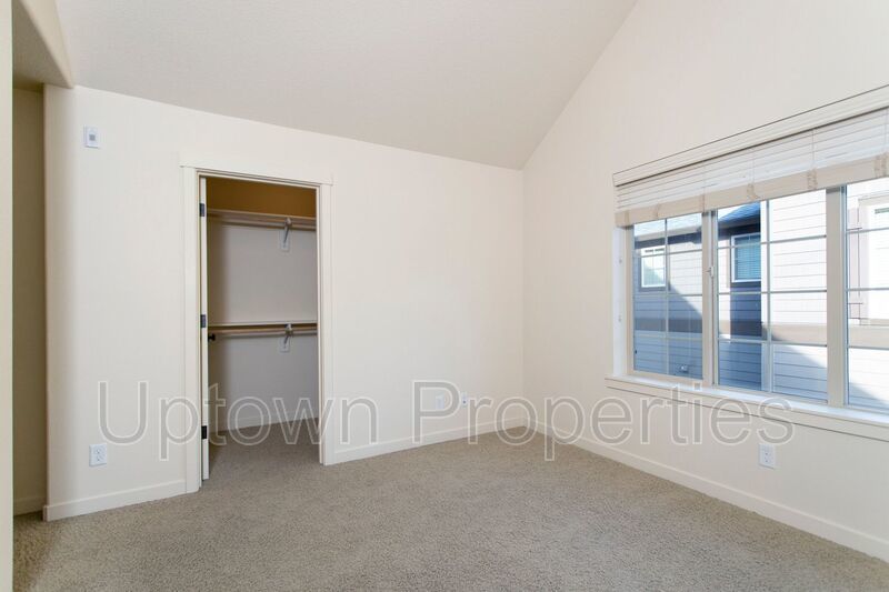 2BD 2.5BA + Bonus Room Townhouse w/Garage + AC + Washer/Dryer Included property image