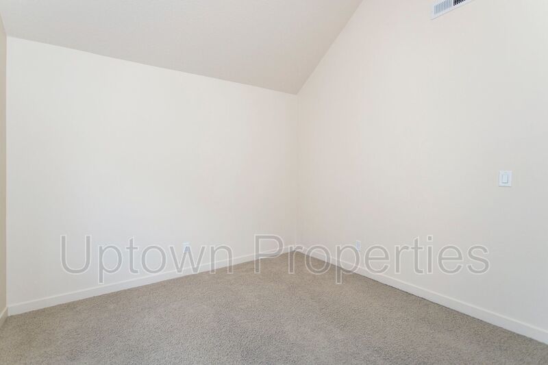 2BD 2.5BA + Bonus Room Townhouse w/Garage + AC + Washer/Dryer Included property image