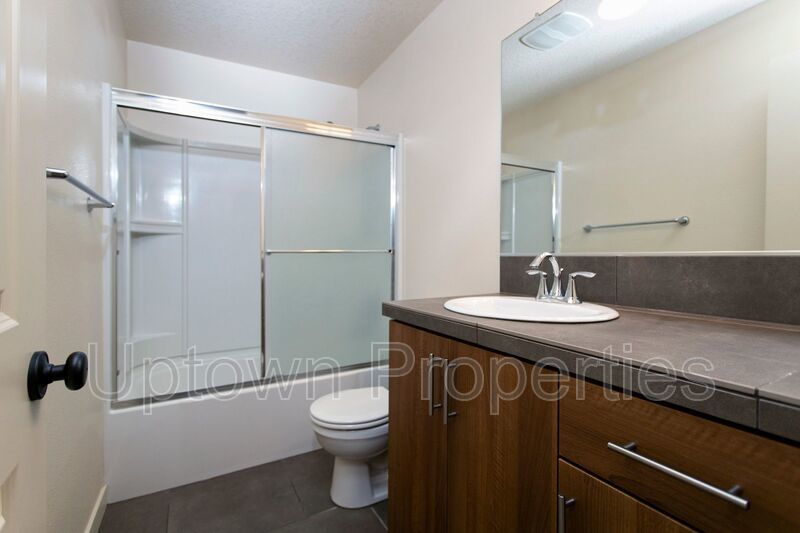 2BD 2.5BA + Bonus Room Townhouse w/Garage + AC + Washer/Dryer Included property image