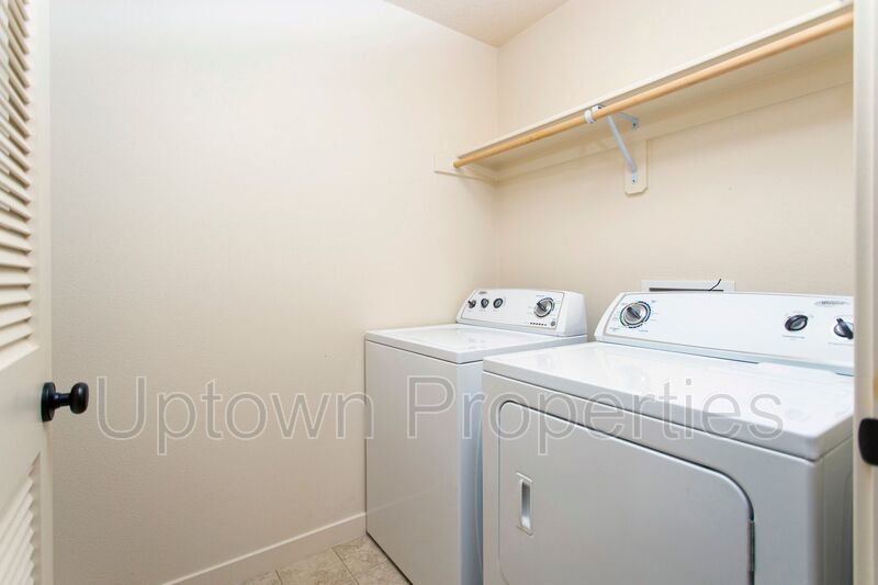 2BD 2.5BA + Bonus Room Townhouse w/Garage + AC + Washer/Dryer Included property image