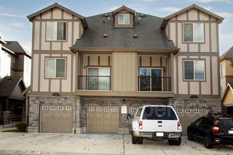 2BD 2.5BA + Bonus Room Townhouse w/Garage + AC + Washer/Dryer Included property image