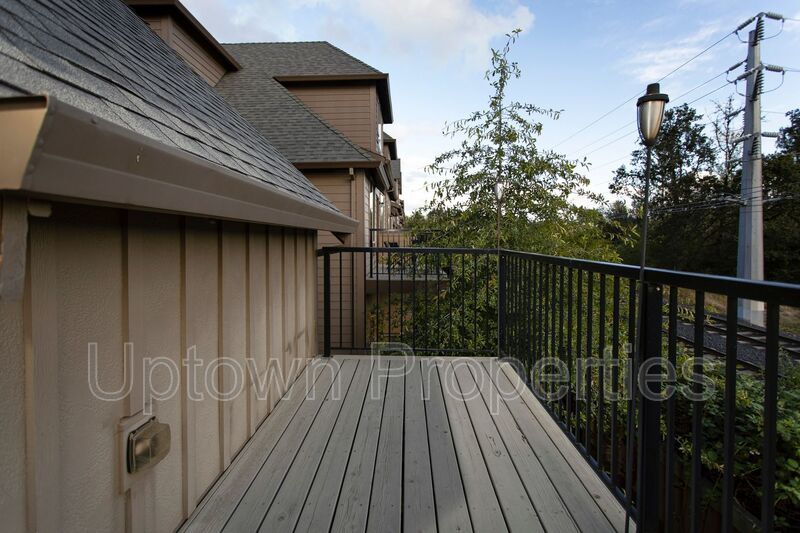 2BD 2.5BA + Bonus Room Townhouse w/Garage + AC + Washer/Dryer Included property image