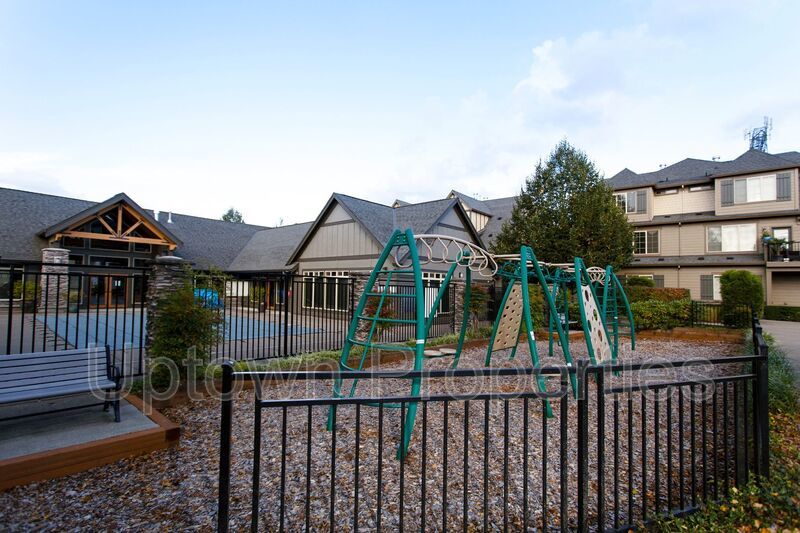 2BD 2.5BA + Bonus Room Townhouse w/Garage + AC + Washer/Dryer Included property image