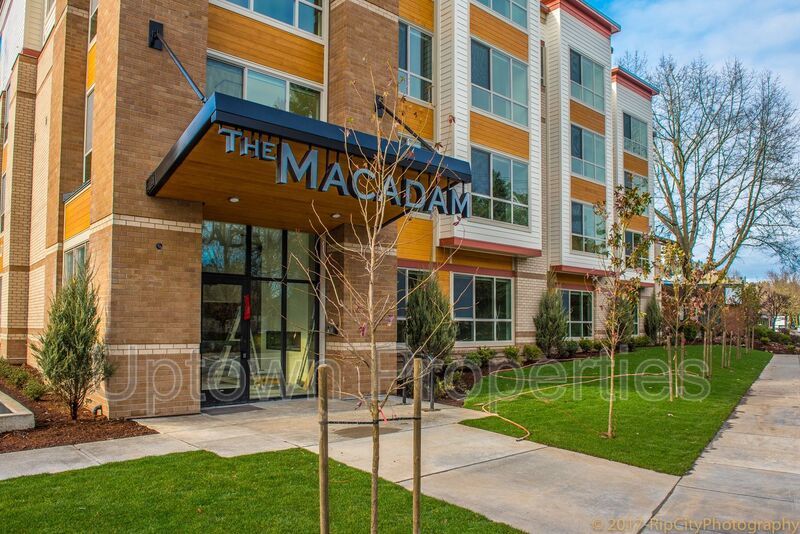 Top floor + Mountain/City View 1 BR Loft + W/D + A/C + Wood Floors near OHSU! property image